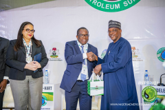 NIPS-2021-DAY-4_PLENARY-SESSIONS-140